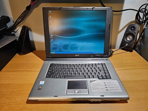 Acer travelmate 2312lm - 15",