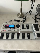BOSS GT-10 CARICATO CON LE