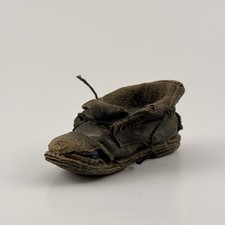 Scarpa antica in terracotta