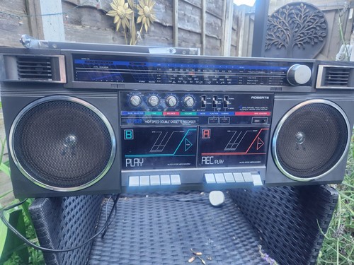 Roberts vintage radio - roberts,