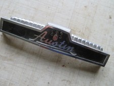 DISTINTIVO COFANO AUSTIN A40