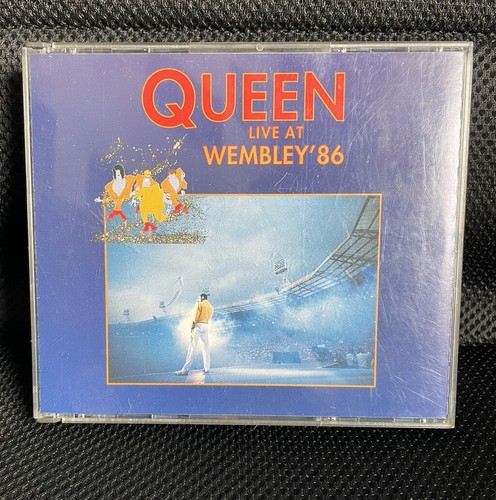 Queen live wembley - queen, at
