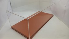 TECMOD52 Teca in plexiglass con base in similpelle beige per modelli 1/12