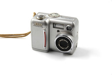 Nikon CoolPix 775 - Prima