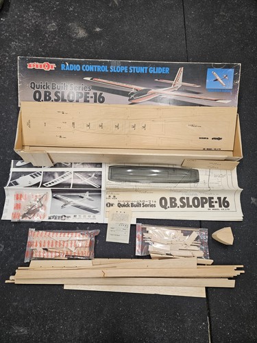 Model pilot slope - pilot, q.b