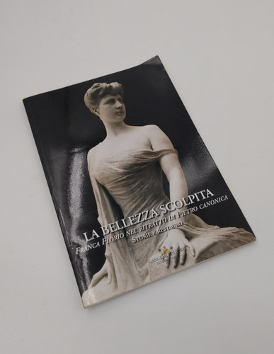 Bellezza scolpita franca - la, scolpita.