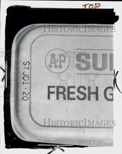 1974 press photo egg - press, carton