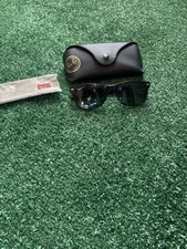 Ray-Ban glasses selling them