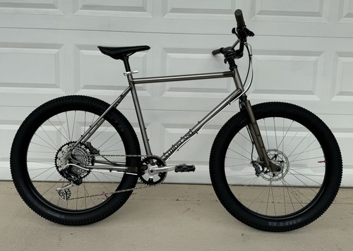 Mountain bike stridsland - mountain,