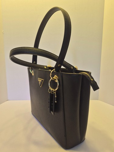 Guess est 1981 - guess, noelle