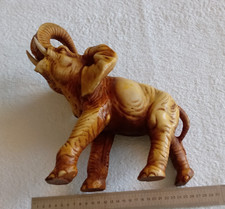 STATUA SCULTURA ELEFANTE PRESUMIBILMENTE IN RESINA - CON ZANNE - PESA QUASI 3 KG