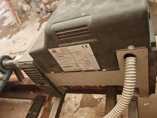 Alternatore generatore trifase - alternatore/generatore,