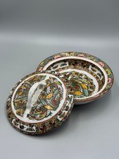 Antica ciotola con coperchio