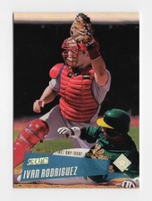 IVAN RODRIGUEZ - 2000 Topps