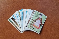 LOTTO di 50 figurine diverse