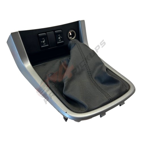 Isuzu max gearstick - d-max, surround