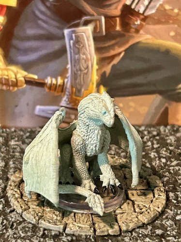 White dragon wyrmling - white,