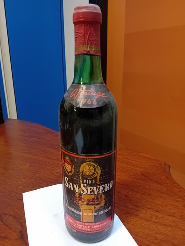 Antica bottiglia vino - bottiglia, rosso