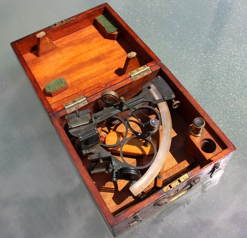 Sestante marino con - , custodia
