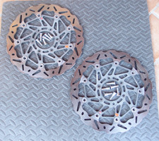 Coppia dischi anteriori Braking wave margherita Triumph Speed Triple 955i