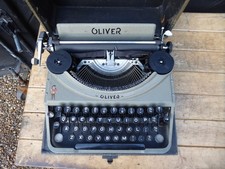 Vintage 1950s Oliver Portable