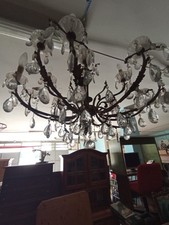 LAMPADARIO A GOCCE DI CRISTALLO E OTTONE CON 8 BRACCI anni 60/70