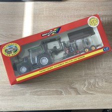 Britains Farm Valmet 115 set trattore e rimorchio per tronchi (confezione) verde 09461