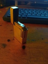 ACCENDINO DUPONT LAMINATO ORO 20mc.  MAGNUM   OTTIMO STATO FUNZIONANTE