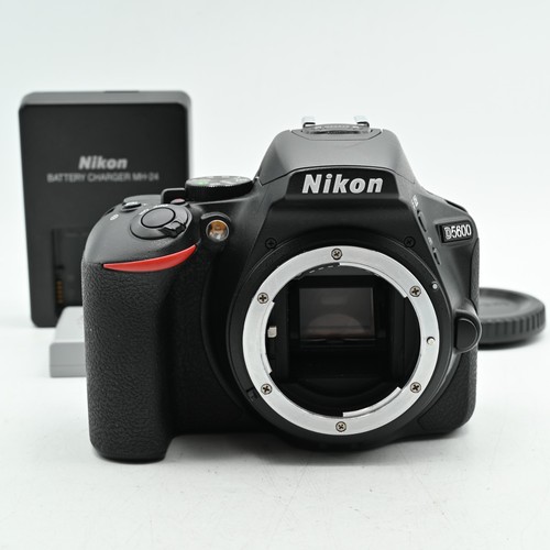 Nikon d5600 mp - mp, dslr