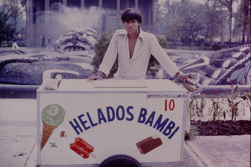 Oct uomo con helados - con, bambi