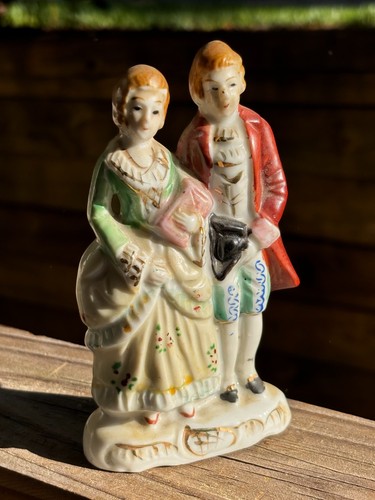 Statuina ceramica coppia