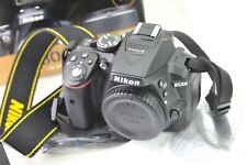 Nikon D5300 24.3MP DSLR fotocamera, solo corpo, scatti/shutter count 2266