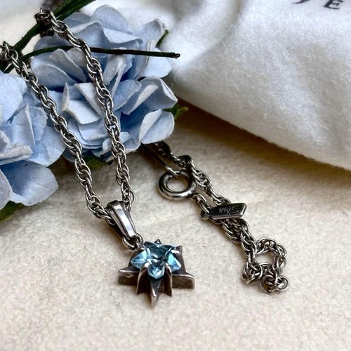 Collana con ciondolo stella