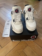Air Jordan 4 Flight Club