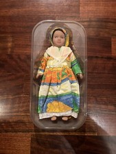 Bambola Di Porcellana Collezione Dal Mondo Fabbri Editori