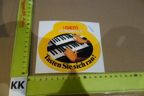 Vecchio adesivo strumento