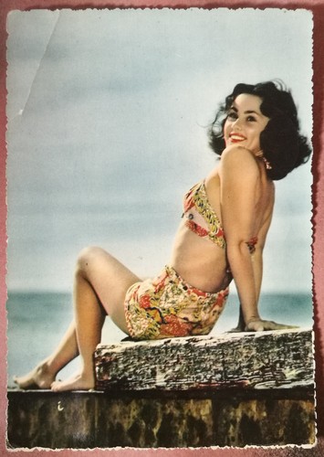 Cartolina pin modella - up,