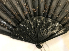 Antico ventaglio a bastone