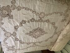 coperta matrimoniale lino e Cantù, colore e ricami in beige, fatto a mano 