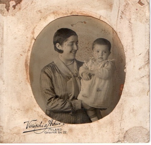 Madre con figlio antica - con,