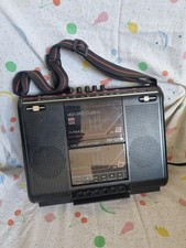 Registratore a cassette stereo FM portatile per ogni collezionista