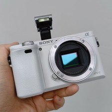 SONY A6000 24.3MP Digital