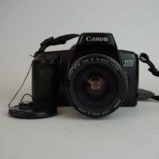 Canon EOS 1000F con obiettivo