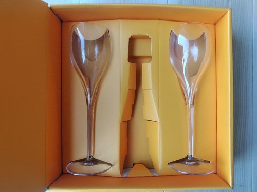 Veuve clicquot champagne - veuve,