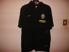 Maglia polo indossata