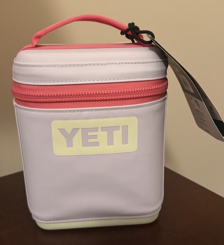 Yeti scatola snack isolata - scatola,