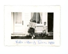 Ragazza con Fisarmonica -