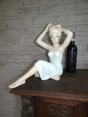 Grande statua statuina signora