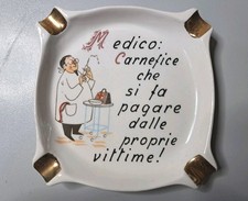POSACENERE PORTACENERE IN CERAMICA VINTAGE MEDICO CARNEFICE VITTIME IDEA REGALO