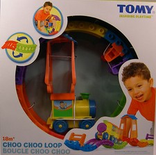 SET TRENO IN PLASTICA A BATTERIA CHOOO LOOP TOMY PRODOTTO PER BAMBINI 18M+